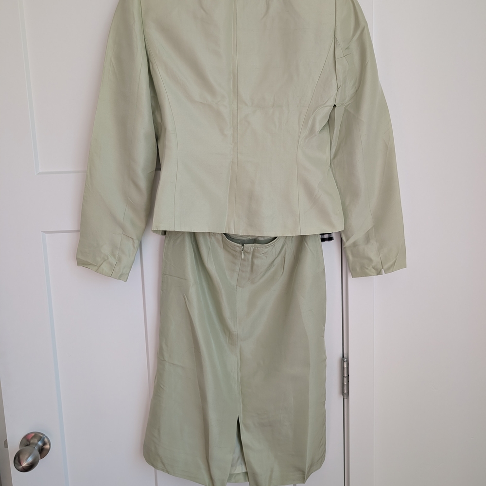 Luxury Tahari 100% Silk Elegant Women's Green Skirt Suit Set Size 4 - Picture 6 of 11